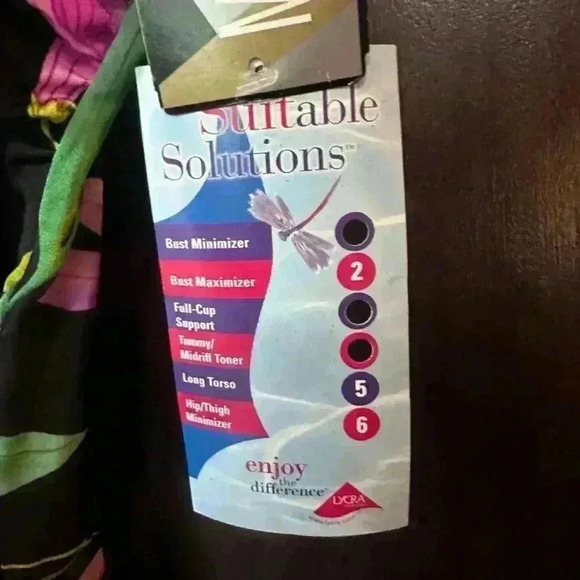 VINTAGE! He Mainstream Swimsuit Size 16 Black Pink Floral - Picture 5 of 10